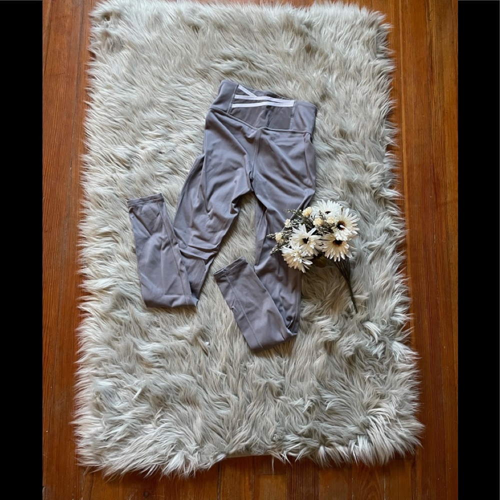 Gray NWOT Fabletics Leggings